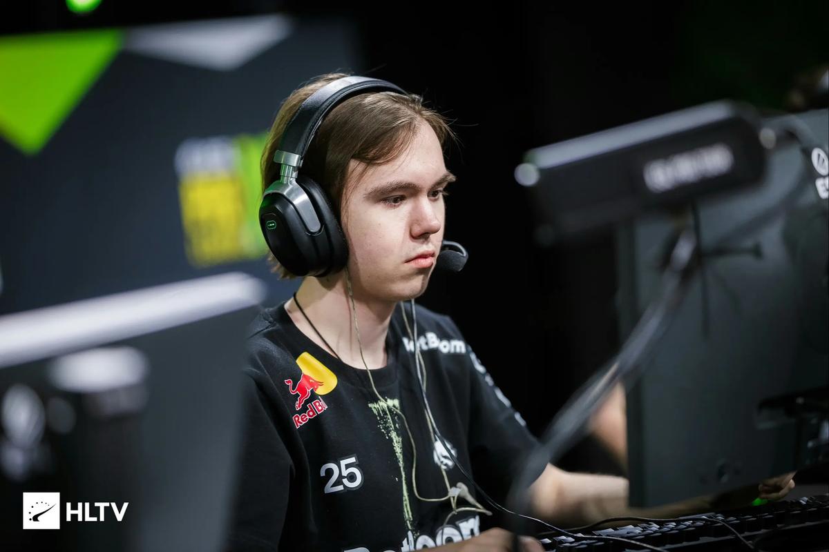 电竞比分网：万众期待的英雄联盟手游要来了？！