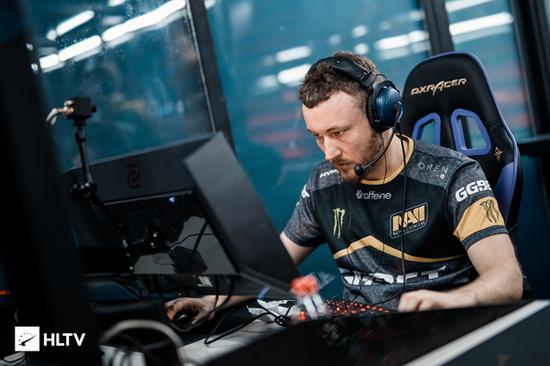 Deft成为首位达成LCK联赛3000击杀的选手